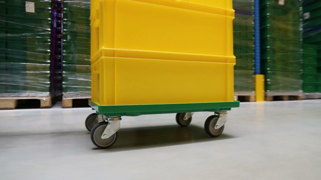 Mobile transport trolleys / dollies from Transoplast: flexibility and efficiency in one.