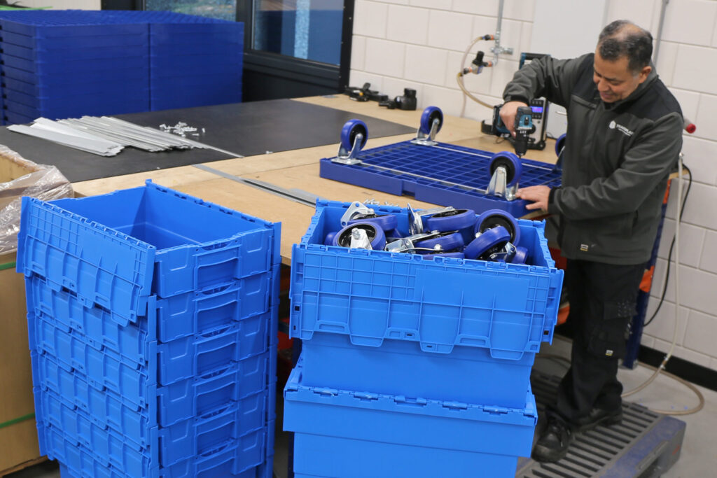 Kunststof distributiebakken - stapelbaar, nestbaar en direct leverbaar bij Transoplast